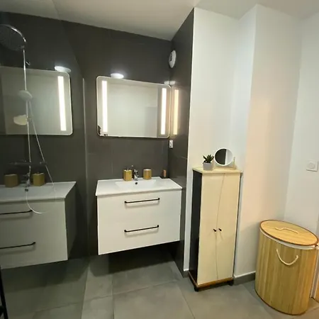 Appartement Calm And Comfort: Modern With A Garden *