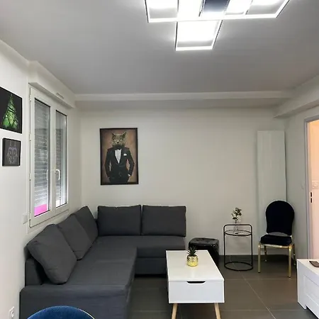 Calm And Comfort: Modern With A Garden * Lyon