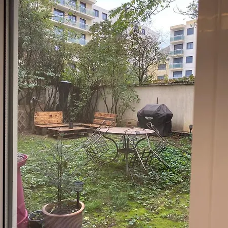 Calm And Comfort: Modern With A Garden